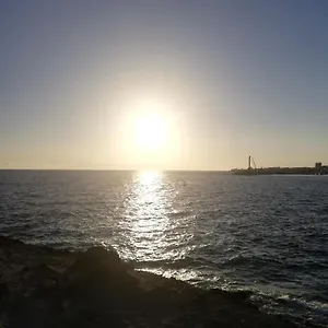 https://la-esquinita.tenerifehoteles.net